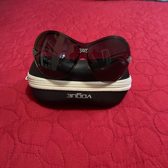 New Vogue sunglasses SOLD! - Picture 3 of 10
